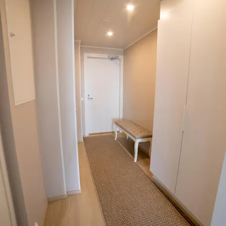 Rantakallan Jaekaelaehovi 4*